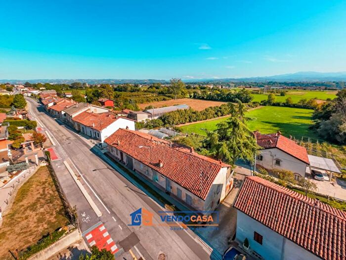 Casa con 6 locali in vendita in Via Langhe, Centro, Magliano Alpi