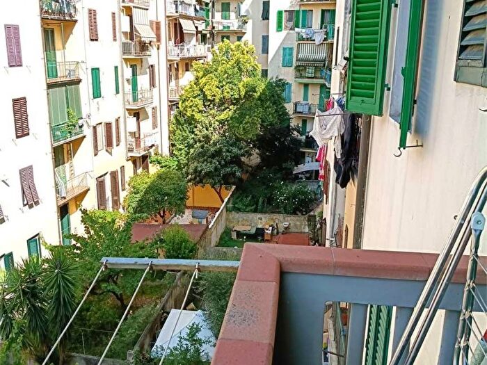 Appartamento quadrilocale in affitto in VIA BIANCHI, Leopoldo Vittorio Emanuele Statuto, Firenze