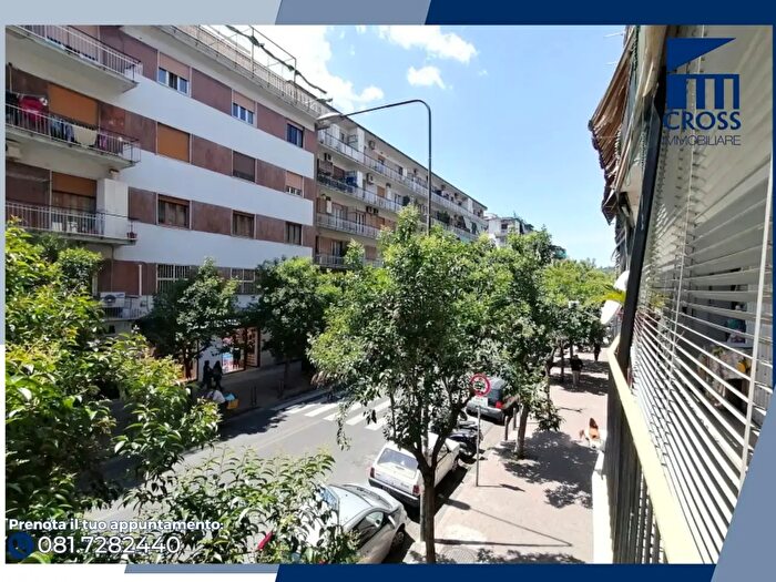 Appartamento trilocale in vendita in Via dell'Epomeo, Napoli