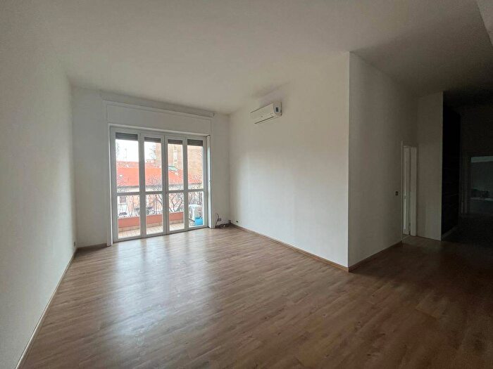 Appartamento trilocale in affitto in Via SantEusebio, Dezza, Milano