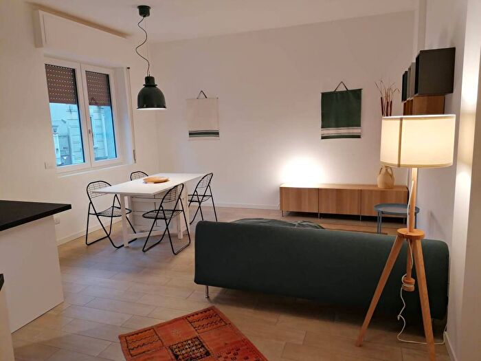 Appartamento trilocale in affitto in Via Carlo Maderno, Navigli, Milano