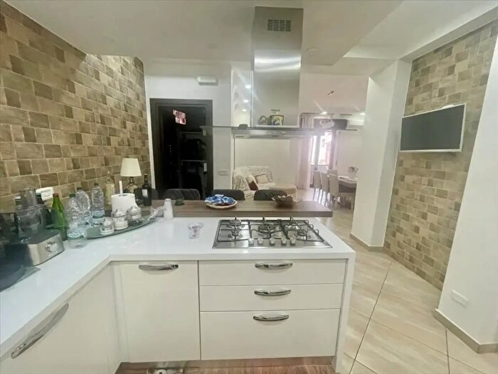 Appartamento quadrilocale in vendita in Via Enzo Misefari, Reggio Calabria
