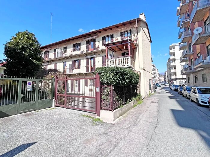 Appartamento trilocale in vendita in Via Montebello, Pinerolo
