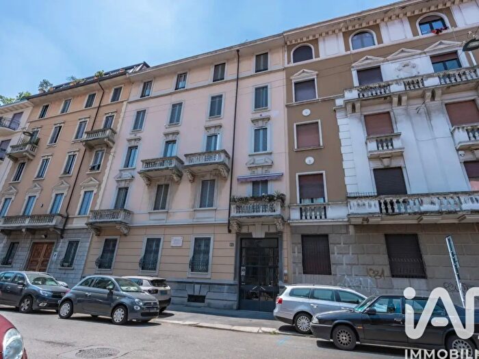 Appartamento trilocale in vendita in Via Catalani, Milano