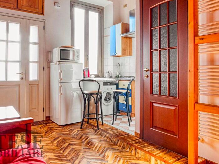 Appartamento monolocale in affitto in Via Paolo Frisi, Porta Venezia, Milano