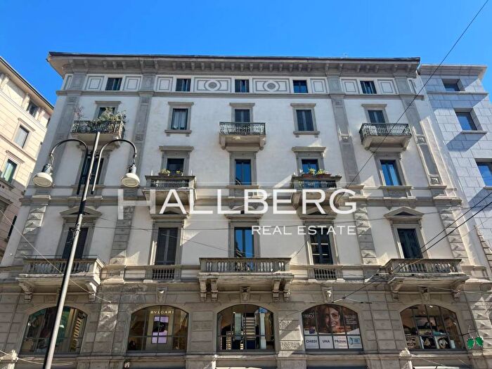 Appartamento trilocale in affitto in Carrobbio, Milano