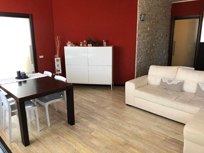 Appartamento con 5 locali in affitto in Via Flaminia II, Centro, Osimo