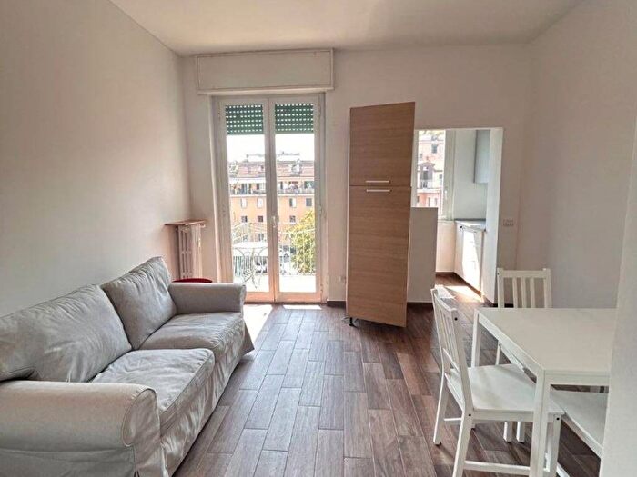 Appartamento trilocale in affitto in Via Filippo Baldinucci, Bovisa, Milano