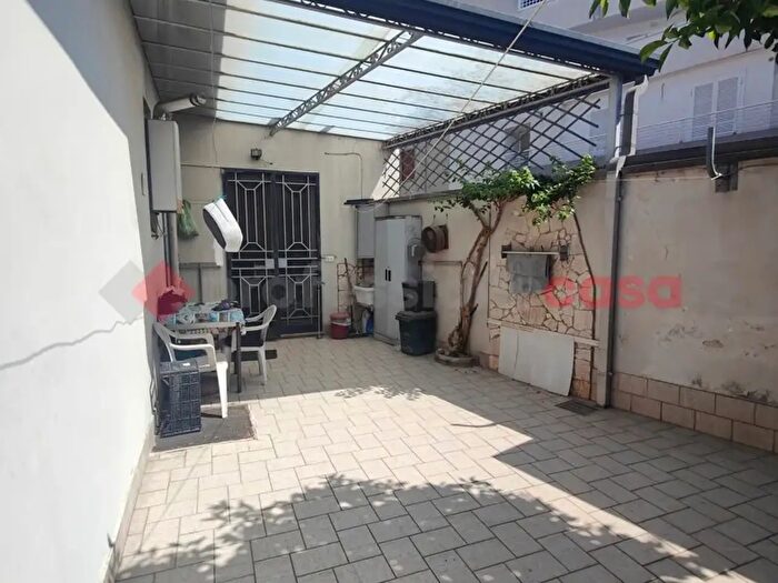 Appartamento con 5 locali in vendita in Via Croce San Sossio, Frattamaggiore
