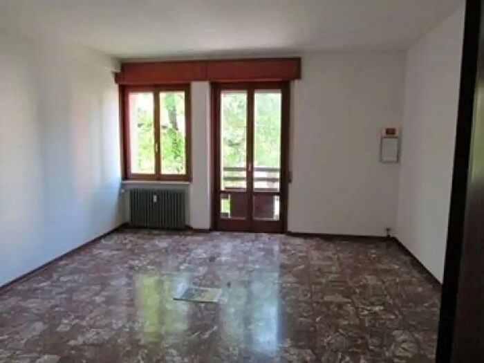 Appartamento trilocale in vendita in Via Palmanova, Milano