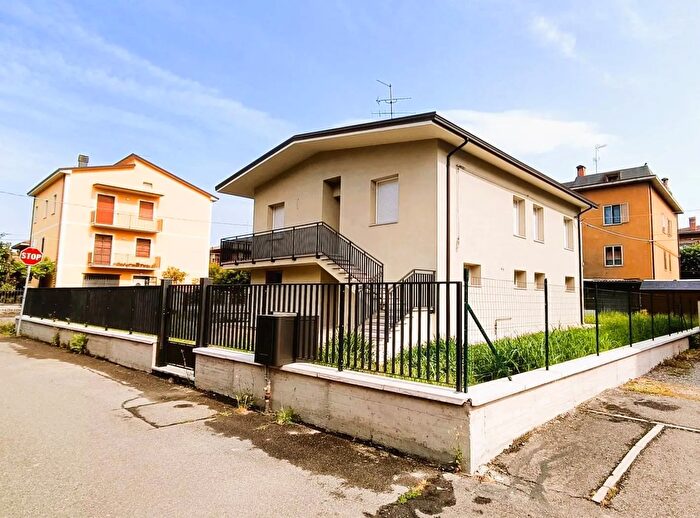 Casa con 5 locali in vendita in Via Trento E Trieste Formigine, Formigine