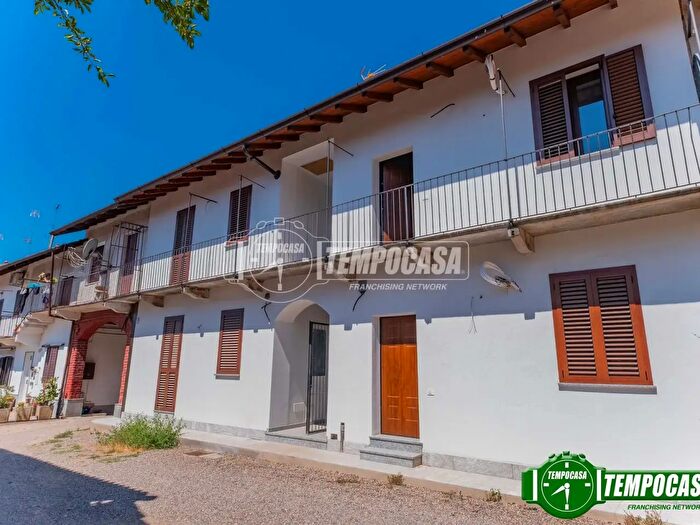 Appartamento trilocale in vendita in Via Vittorio Emanuele, Bernate Ticino