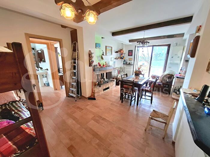 Appartamento bilocale in vendita in Via Sicinto Snc, Rocca Di Cambio