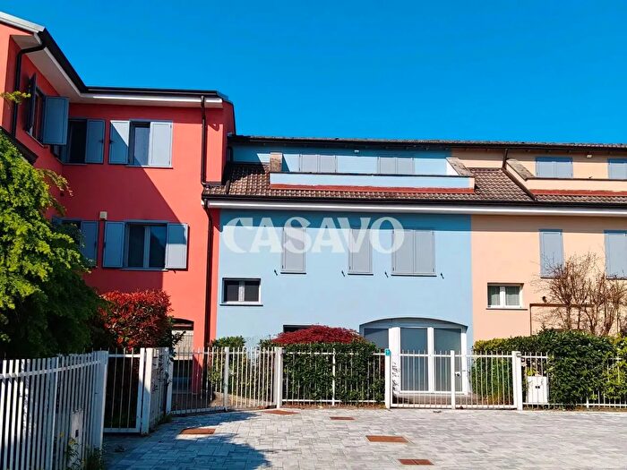 Case in Vendita e in Affitto - 3