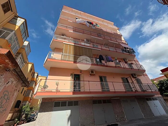 Appartamento quadrilocale in vendita in Via delle Madreperle, Torre Del Greco