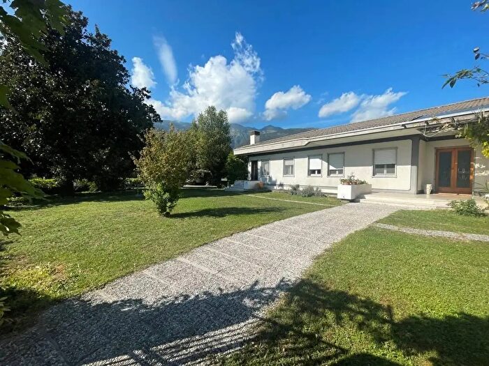 Casa con 8 locali in vendita in Budoia
