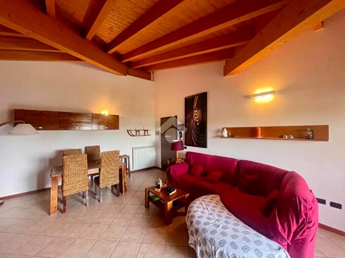 Appartamento trilocale in vendita in Contrada Bellandi, Montichiari