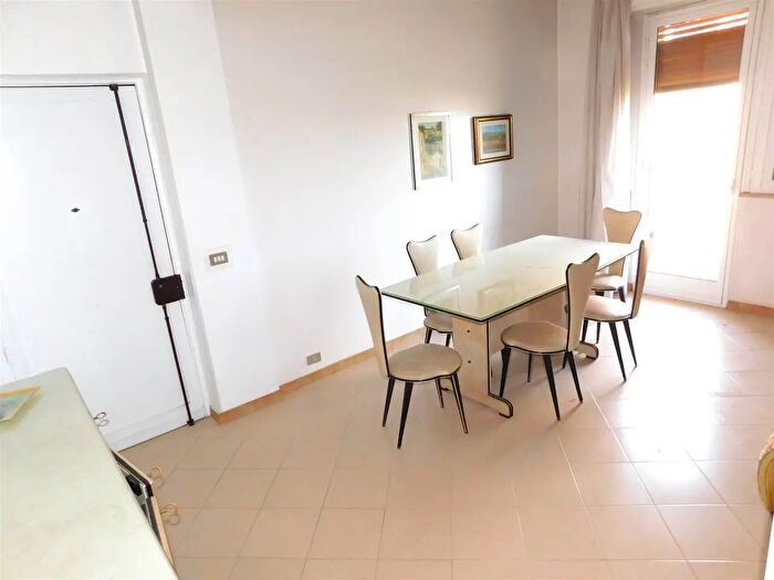 Appartamento con 6 locali in vendita in Via Majorana, Ragusa