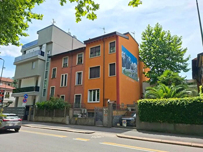 Appartamento quadrilocale in vendita in Viale Marche, Milano