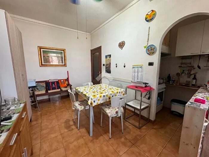 Appartamento trilocale in vendita in Via Francesco Mensi, Alessandria
