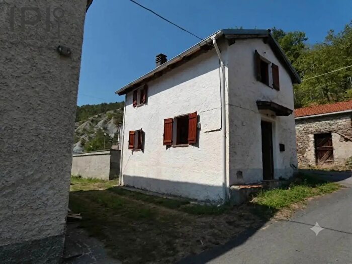Casa trilocale in vendita in Loc Erche, Piana Crixia