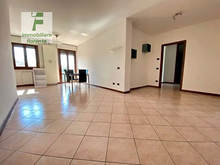 Appartamento trilocale in vendita in Via Monta, Padova