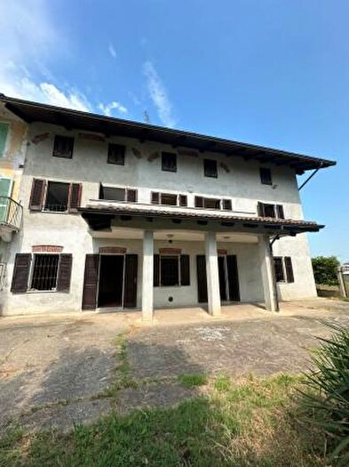 Casa con 5 locali in vendita in Via Lago, Alice Castello