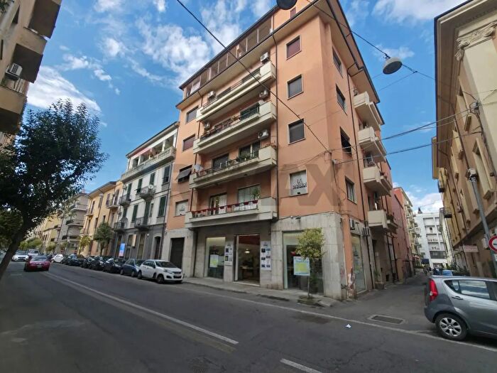 Appartamento con 7 locali in vendita in Via Monte Santo, Cosenza