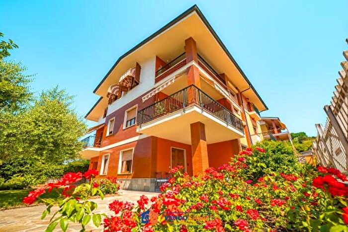 Casa con 6 locali in vendita in Via Don Dallorto, Santa Vittoria DAlba