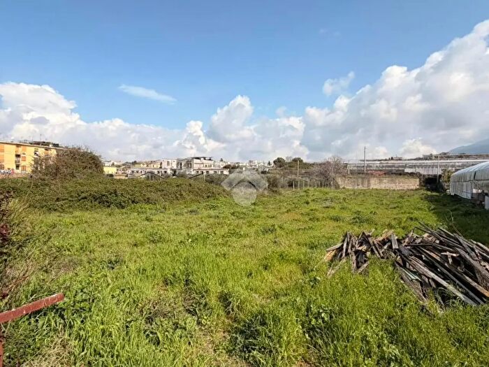 Casa trilocale in vendita in Via Marittima, Ercolano