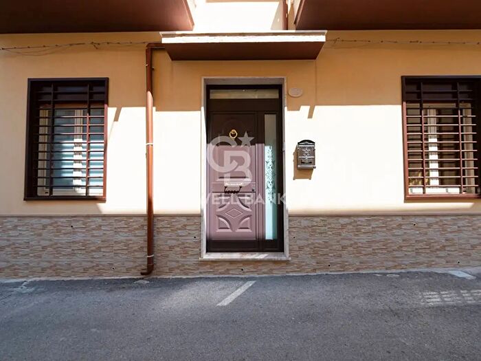 Casa con 8 locali in vendita in Via Chiaramonte, Comiso