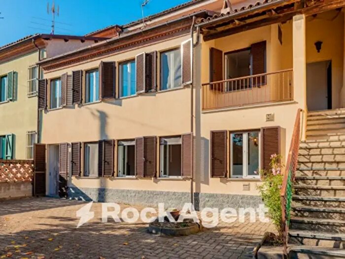 Casa trilocale in vendita in Via Circonvallazione, Castiglione Tinella