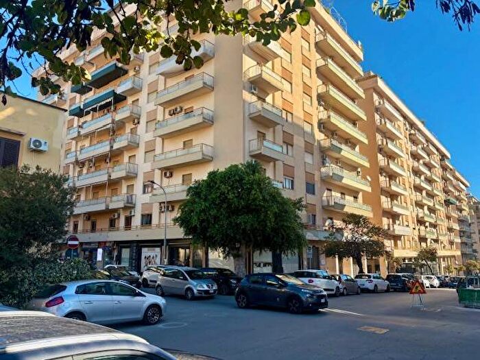 Casa quadrilocale in affitto in Via Diego D'Amico, Centro, Bagheria