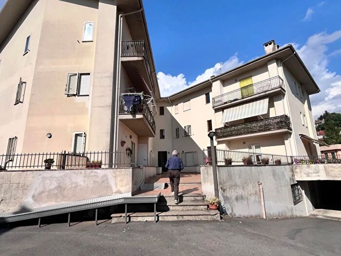 Appartamento con 5 locali in vendita in Acquapendente