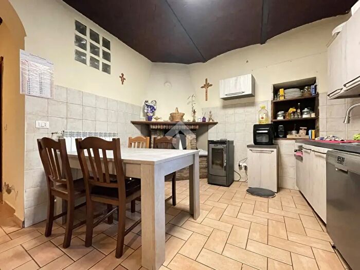 Casa con 5 locali in vendita in Via Giuseppe Garibaldi, Civitella In Val Di Chiana