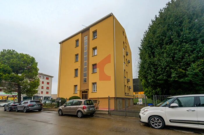 Appartamento quadrilocale in vendita in Via Erba Edoari, Parma