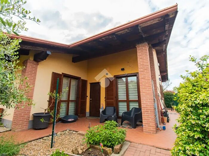 Casa con 7 locali in vendita in Str Tedeschi, Leini