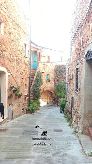 Appartamento trilocale in vendita in Via Giovanni Parenti, Campiglia Marittima