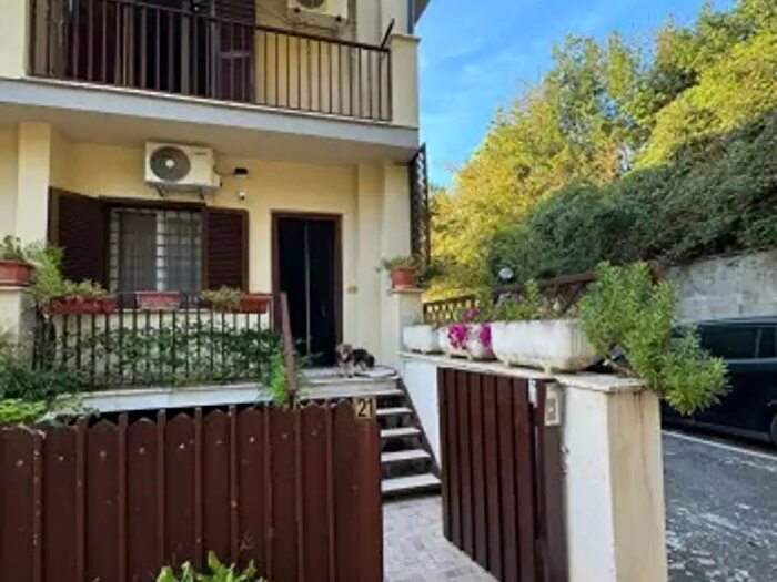 Casa quadrilocale in vendita in Via delle Mimose, Fonte Nuova