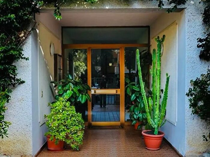 Appartamento con 9 locali in vendita in Via Marche, Grosseto