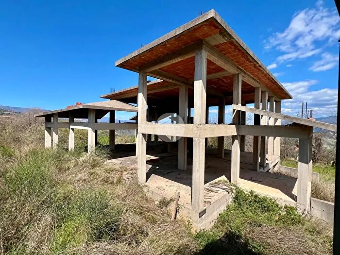 Casa con 10 locali in vendita in Via dellAccoglienza, Mendicino