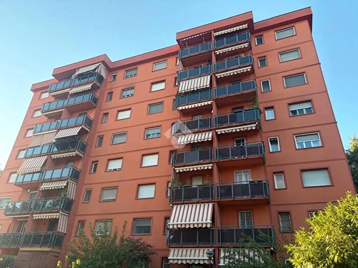 Appartamento trilocale in vendita in Via Francesco Cilea, Milano