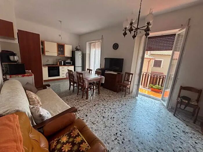 Appartamento trilocale in vendita in Via del Municipio, Rocca Massima