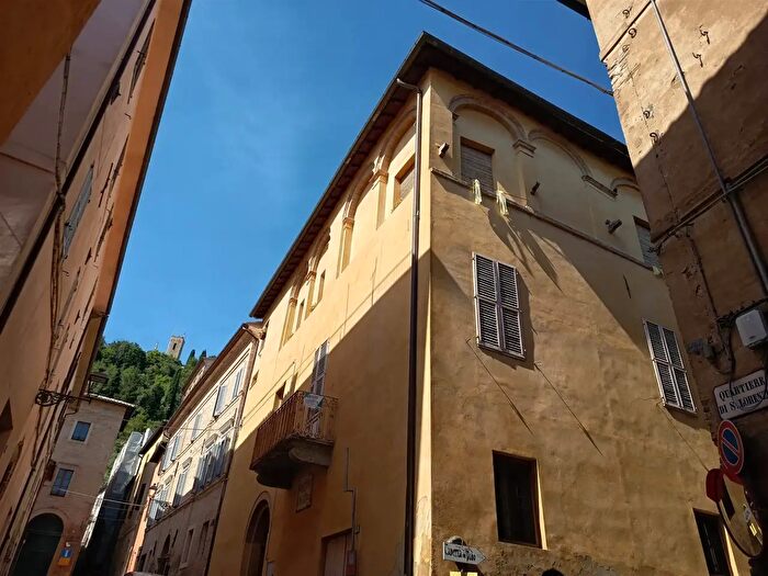Appartamento con 7 locali in vendita in San Severino Marche