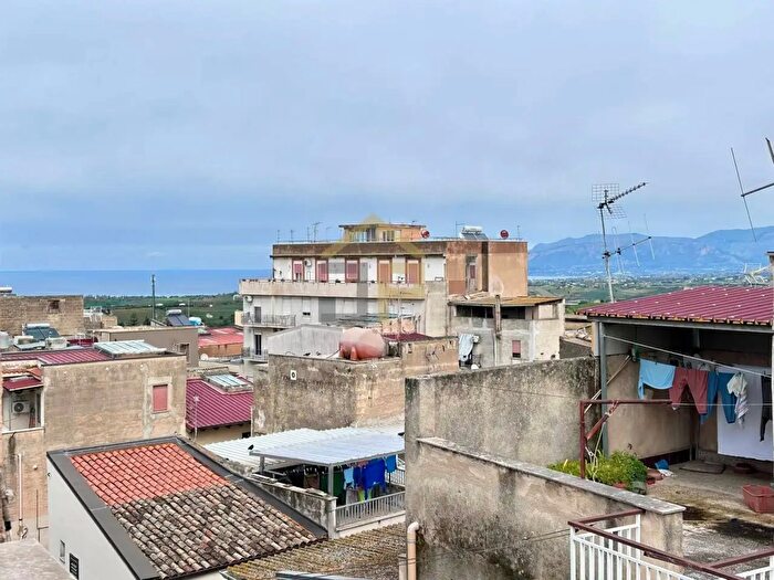 Appartamento trilocale in vendita in Via Veronica Lazio, Alcamo