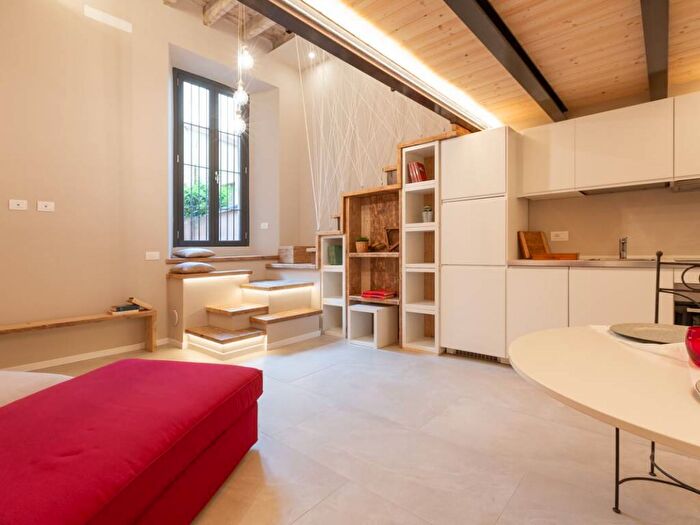 Appartamento bilocale in affitto in Via Ottavio Rinuccini, Rovereto, Milano