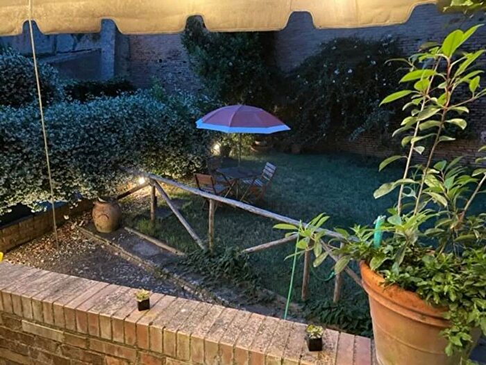 Appartamento quadrilocale in affitto in Via Giuseppe Garibaldi, Stazione, Siena