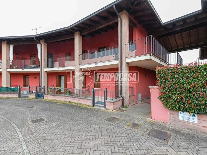 Appartamento bilocale in vendita in Via Pozza, Lonato