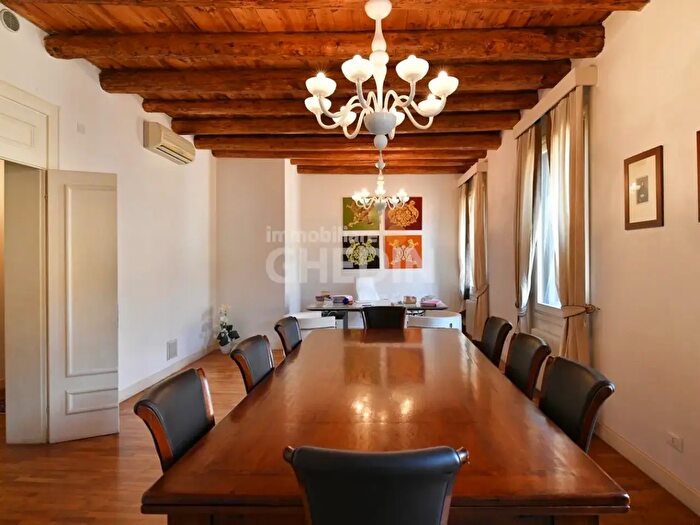 Appartamento con 8 locali in vendita in Conegliano