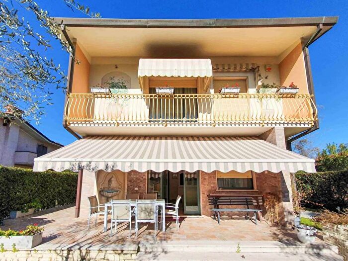 Casa con 5 locali in affitto in Via Trento C, Centro, Forte dei Marmi